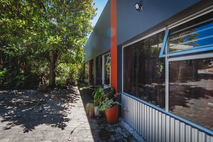 4 Bedroom Property for Sale in Denver Park Western Cape